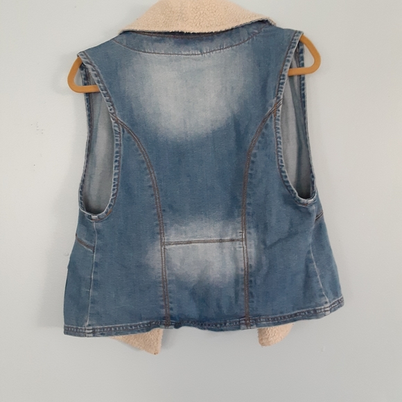 SUGAR Magnolia Vest - Picture 2 of 7